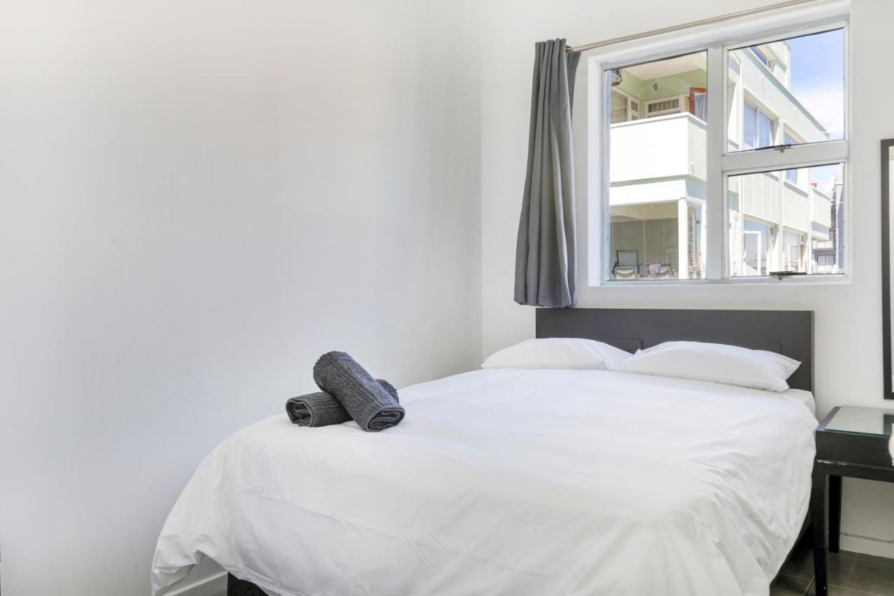 Inn & Out Express Sea Point Кейптаун Екстериор снимка