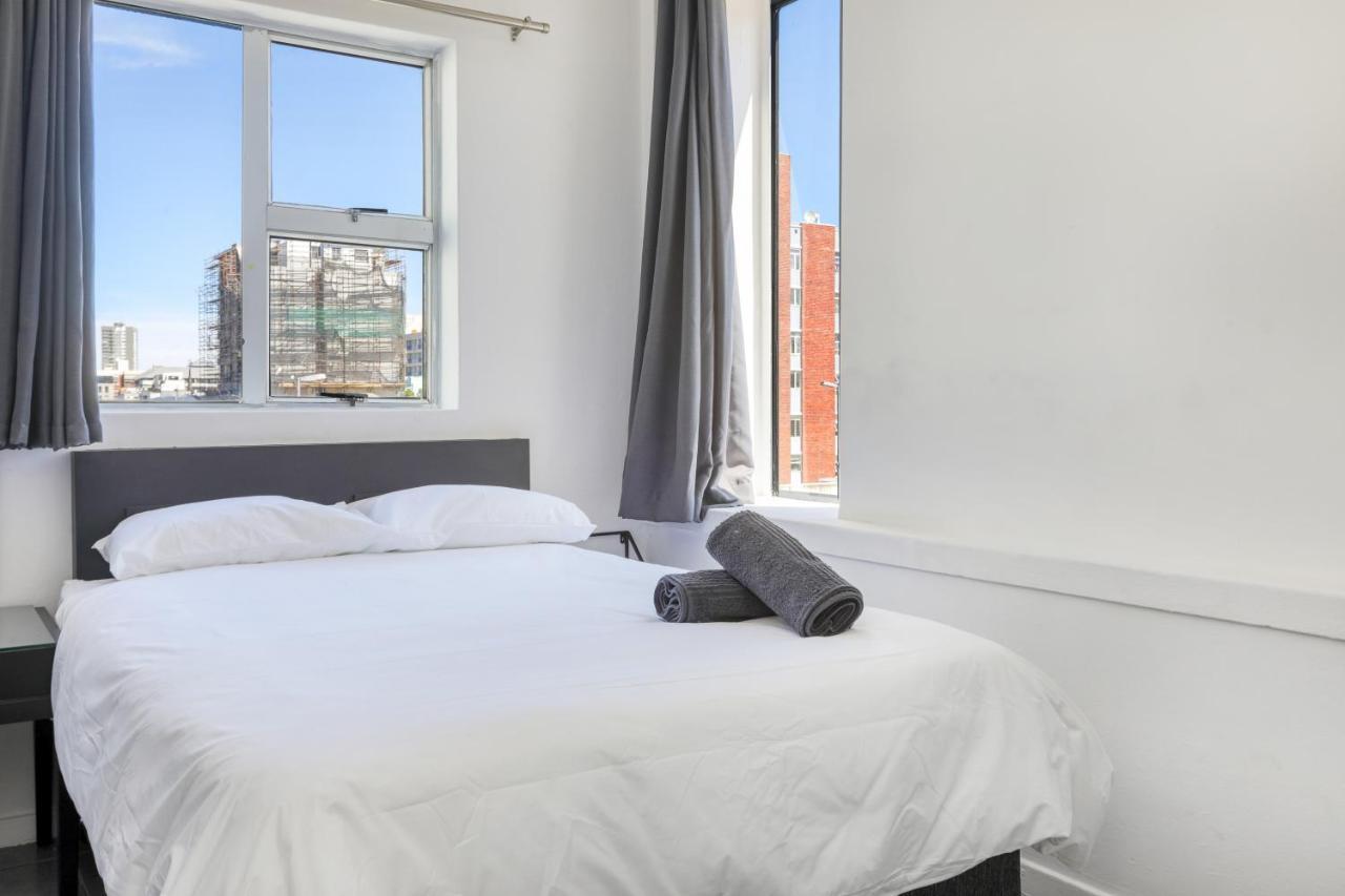 Inn & Out Express Sea Point Кейптаун Екстериор снимка