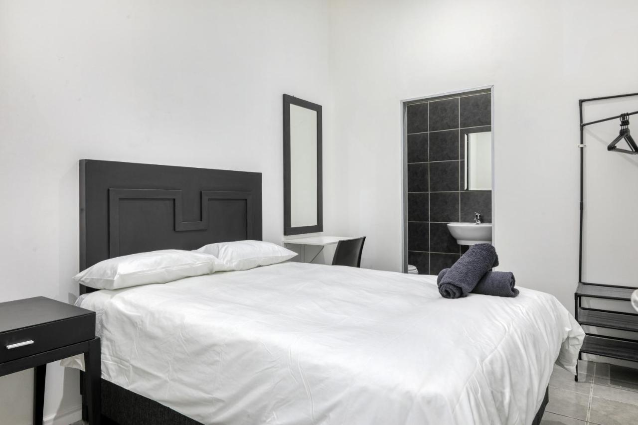 Inn & Out Express Sea Point Кейптаун Екстериор снимка