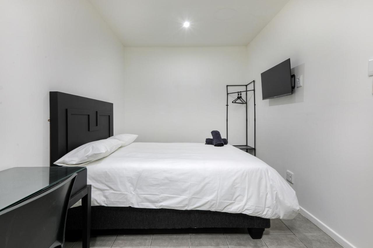 Inn & Out Express Sea Point Кейптаун Екстериор снимка