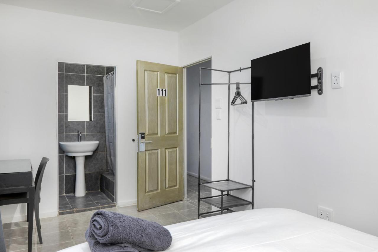 Inn & Out Express Sea Point Кейптаун Екстериор снимка