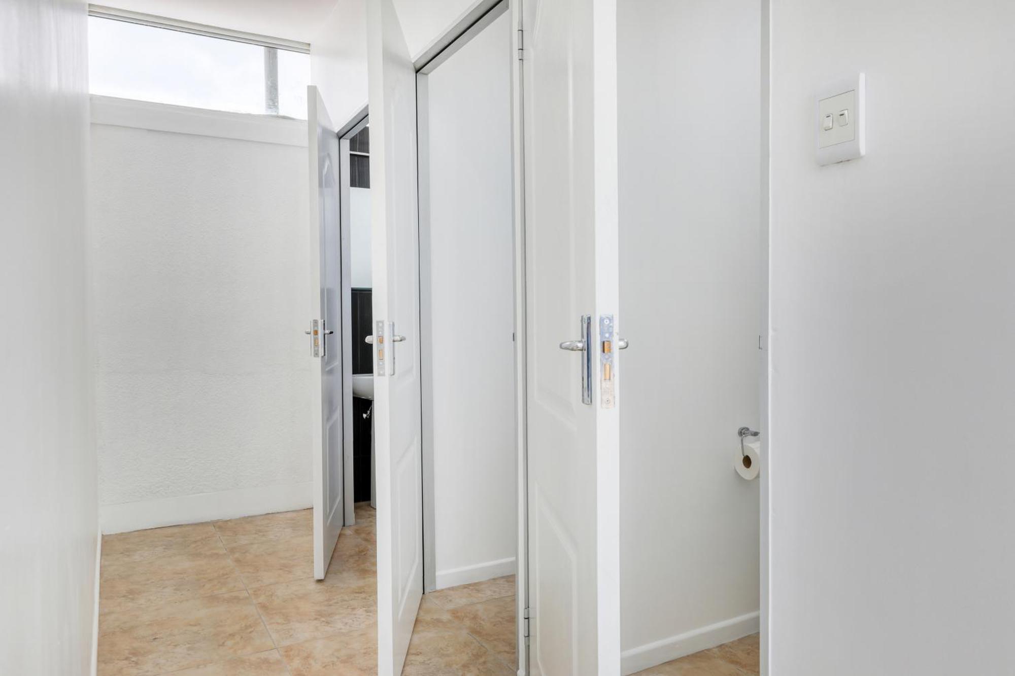 Inn & Out Express Sea Point Кейптаун Екстериор снимка