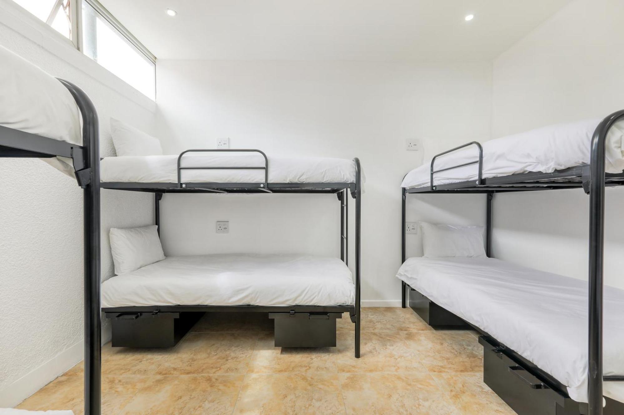Inn & Out Express Sea Point Кейптаун Екстериор снимка